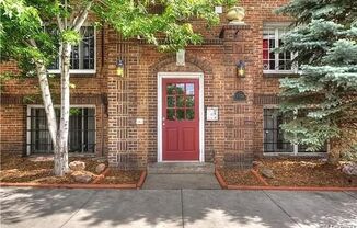 Beautiful 2 Bedroom-2 Bath Condo- Close to Cheesman Park!! Hardwoods, Laundry, Storage!!-Available NOW!!