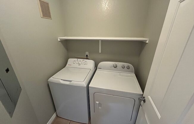 2 beds, 2 baths, $1,325, Unit # 127