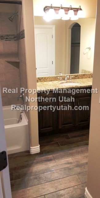 3 beds, 3.5 baths, $2,145