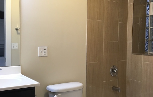 2 beds, 1 bath, $2,000, Unit 5402 #2