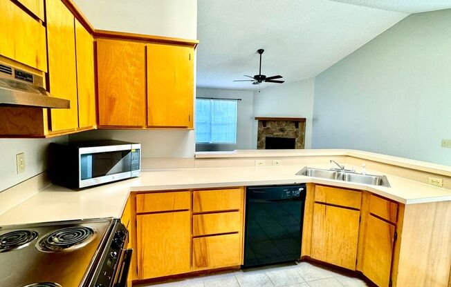 Charming two bedroom, two bathroom home at The Lakes in North Charleston!