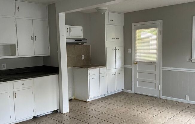 3 beds, 1 bath, $1,300