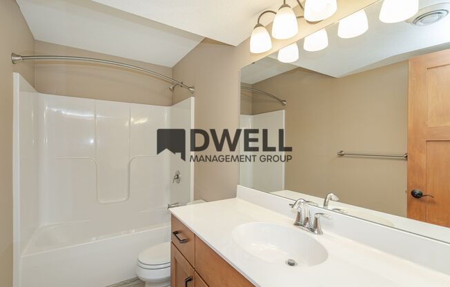 4 beds, 3 baths, $2,200, Unit # NORTHWEST