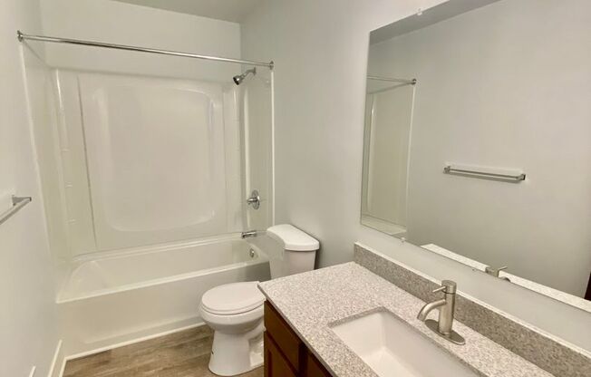 2 beds, 1 bath, 850 sqft, $1,345, Unit 907