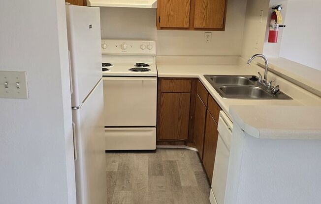 1 bed, 1 bath, 709 sqft, $830, Unit PG 1733