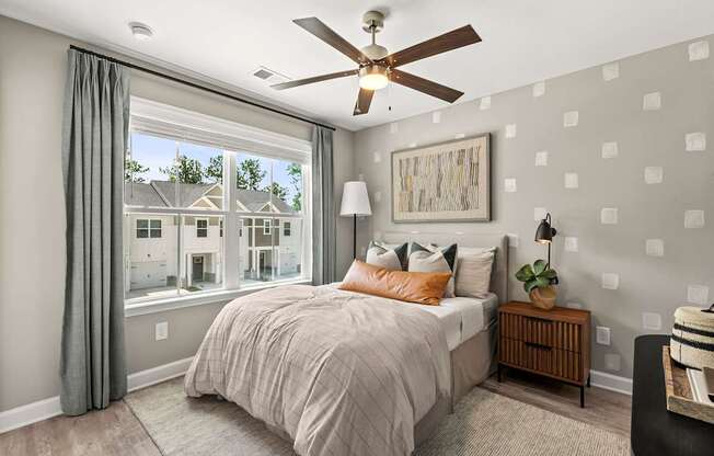 Beautiful Bright Bedroom at South Pine, Union City, GA 30291