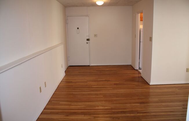 1 bed, 1 bath, 610 sqft, $1,690, Unit 106EM1A