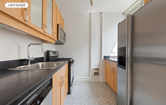 Studio, 1 bath, 413 sqft, $3,800, Unit 4O