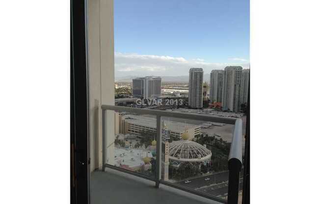 2 beds, 2 baths, $2,400, Unit Unit 3005