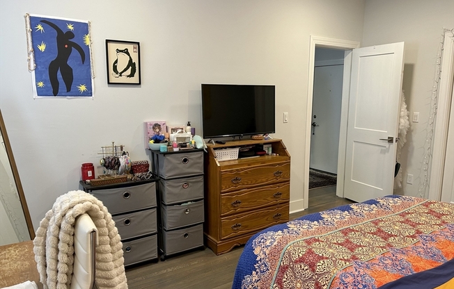 1 bed, 1 bath, 800 sqft, $3,100, Unit 8
