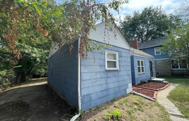 6715 Walrond Ave.