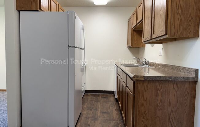 Studio, 1 bath, 400 sqft, $595, Unit 11a