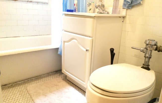 Studio, 1 bath, 361 sqft, $2,100, Unit 03-006