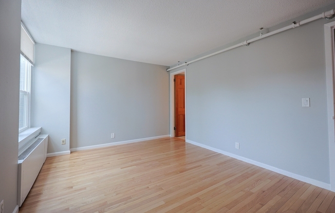2 beds, 2 baths, 1,000 sqft, $3,950, Unit 401