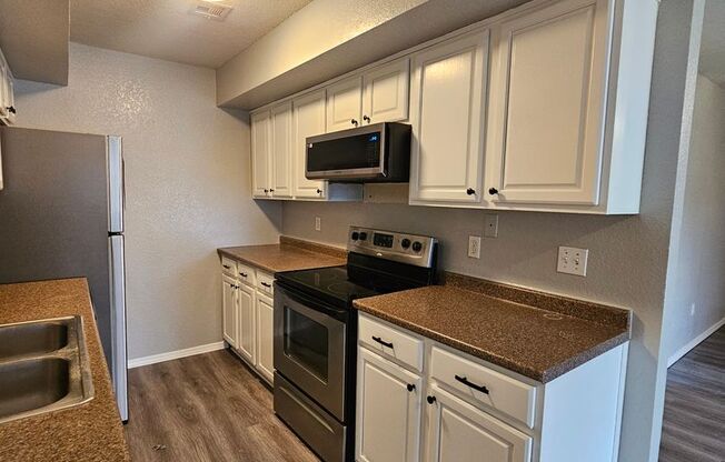 3 beds, 2 baths, 1,200 sqft, $1,450, Unit 518