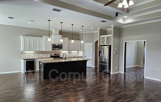 10325 BEVERLY HLS DR