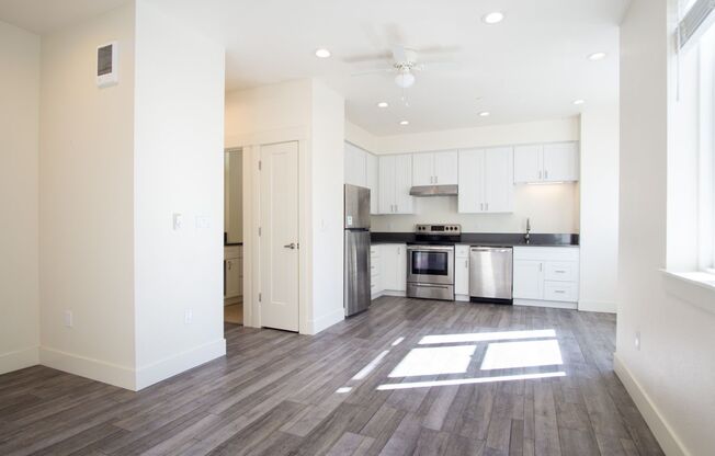 302 - 8015 N Oswego