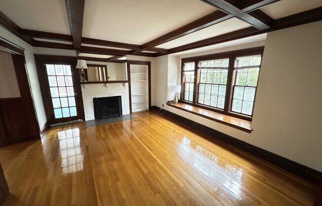 214 COMMONWEALTH AVE