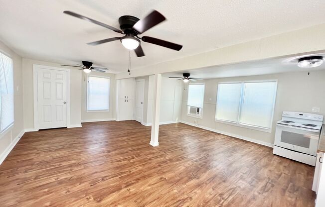 Adorable Studio Home near Bridge Harbor!!!