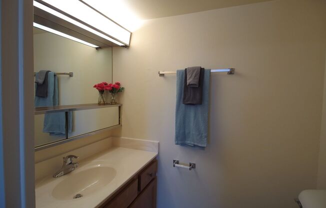 2 beds, 1.5 baths, 835 sqft, $1,595, Unit 608