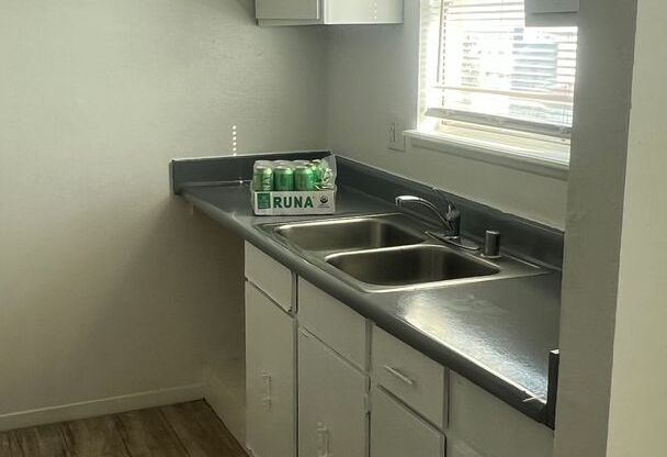 1 bed, 1 bath, 667 sqft, $720, Unit 102