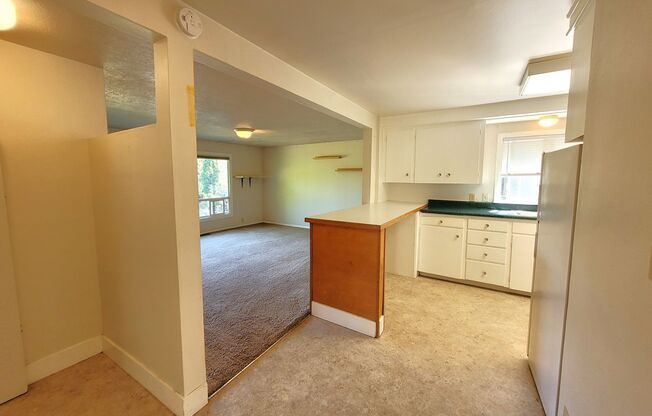 2 beds, 1 bath, $1,795