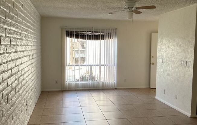 2 beds, 1 bath, 650 sqft, $1,100, Unit Apt 09