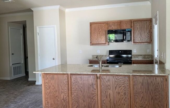 3 beds, 2 baths, 1,475 sqft, $1,600, Unit A