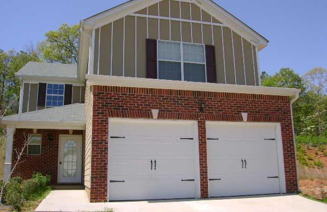 Spacious 4-Bedroom Home with Fireplace, Stylish Kitchen & Community Amenities – Move-In Ready!