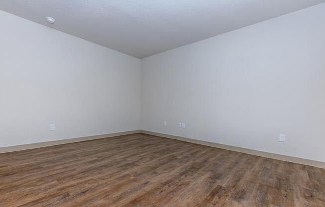 Home - Willow Creek Apartment Homes - Alvin, TX