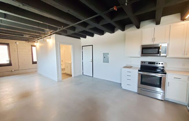 Studio, 1 bath, 495 sqft, $930, Unit C301