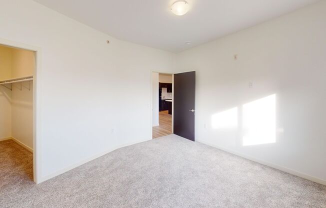 1 bed, 1 bath, 1,003 sqft, $1,305, Unit 7950-2405