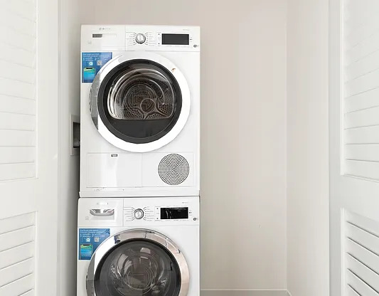 2 beds, 2 baths, $9,000, Unit 9A