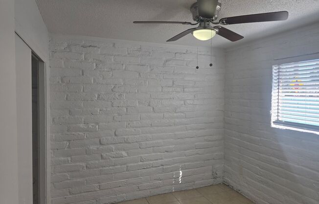 MOVE-IN SPECIAL - 2 Bedroom, 1 Bath in Tempe! Private Backyard! Close to ASU!