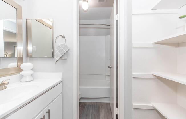 2 beds, 2 baths, 943 sqft, $1,424