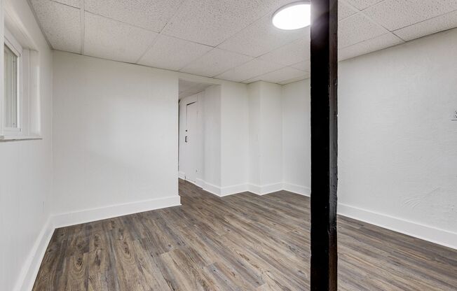 *AVAILABLE NOW!! ASK ABOUT OUR LEASING SPECIALS!!* BEAUTIFUL Fully Renovated Apartments