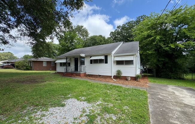 3/1 House in West Rome with bonus room- $1,250