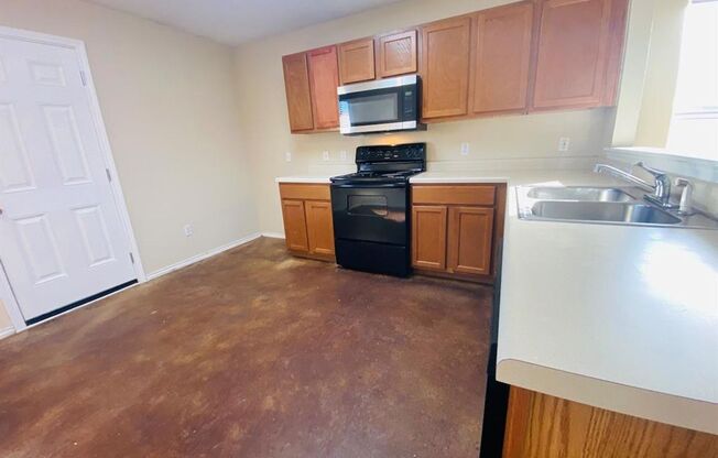 3 beds, 2 baths, $1,750