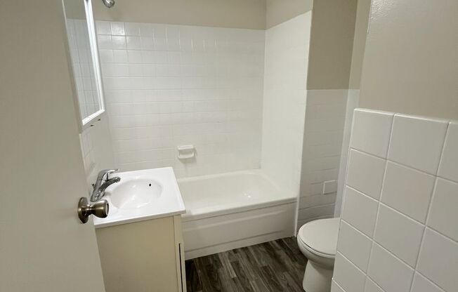 Studio, 1 bath, 575 sqft, $989, Unit 411