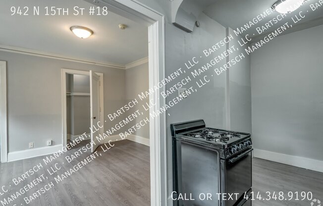 942 N 15 ST