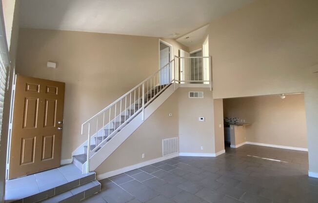 STUNNING 2 BEDROOM TOWN HOME IN HENDERSON!