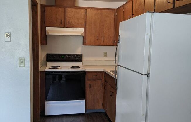 1 bed, 1 bath, $995, Unit 16