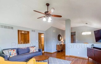 7204 SW 23 CT