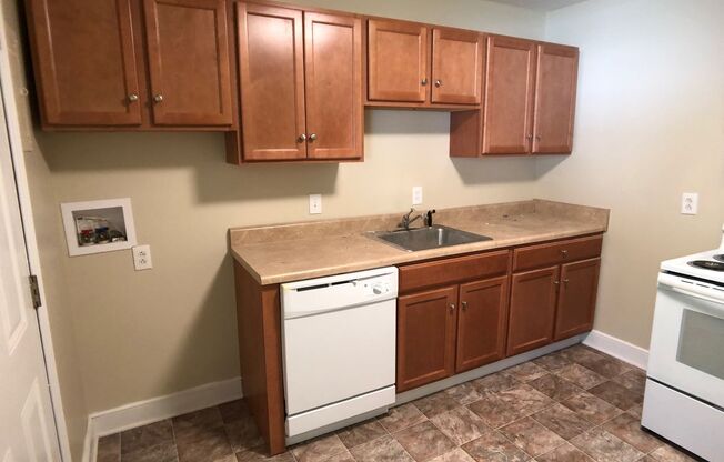 2 beds, 1 bath, $950