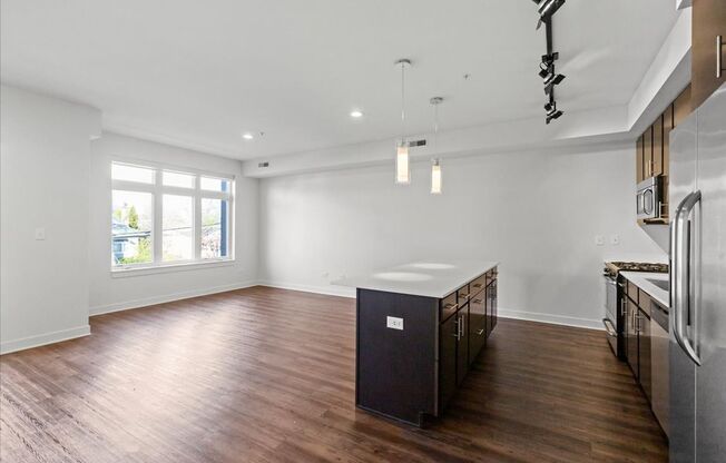 2 beds, 2 baths, 1,075 sqft, $2,525, Unit 215
