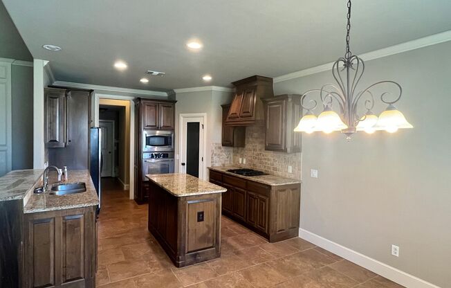 Lovely 4-Bed 2.5-Bath In Edmond