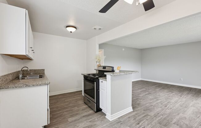2 beds, 1 bath, 806 sqft, $2,495, Unit D11