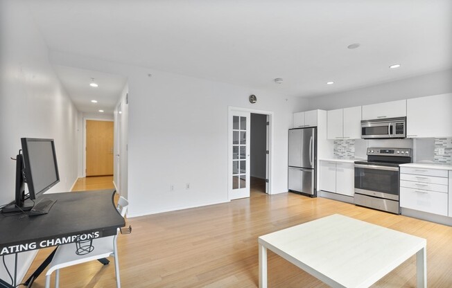 1 bed, 1 bath, 683 sqft, $3,200, Unit 510
