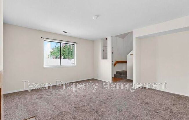 1515 LA CHARLES DR NE