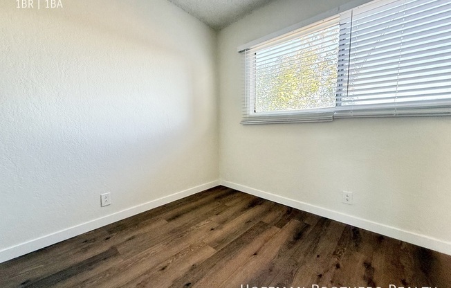 1254 W 110 ST